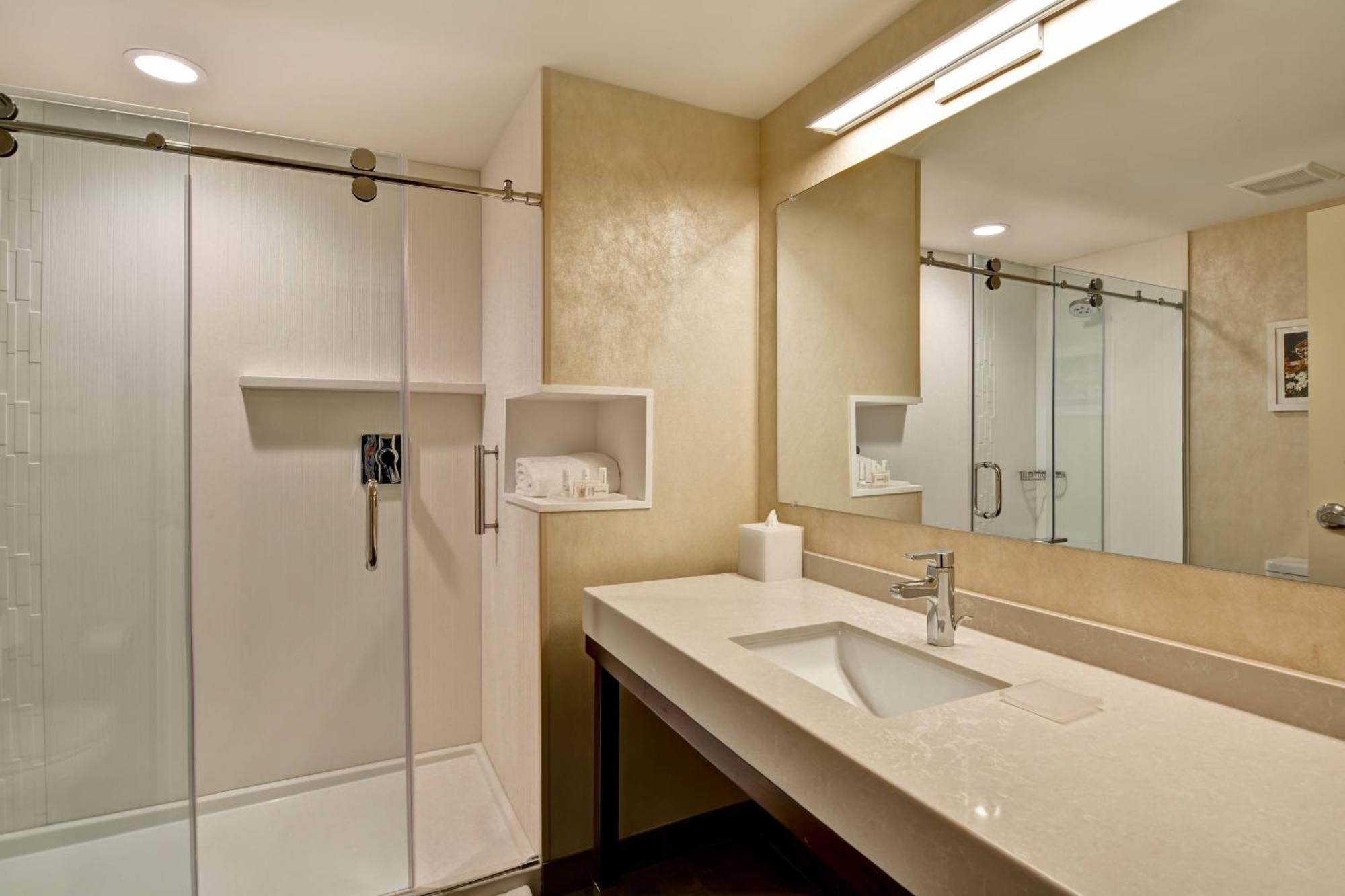 Courtyard By Marriott Long Island Islip/Courthouse Complex Hotell Central Islip Eksteriør bilde