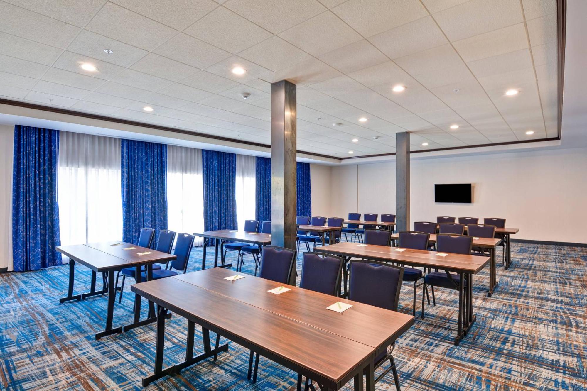 Courtyard By Marriott Long Island Islip/Courthouse Complex Hotell Central Islip Eksteriør bilde