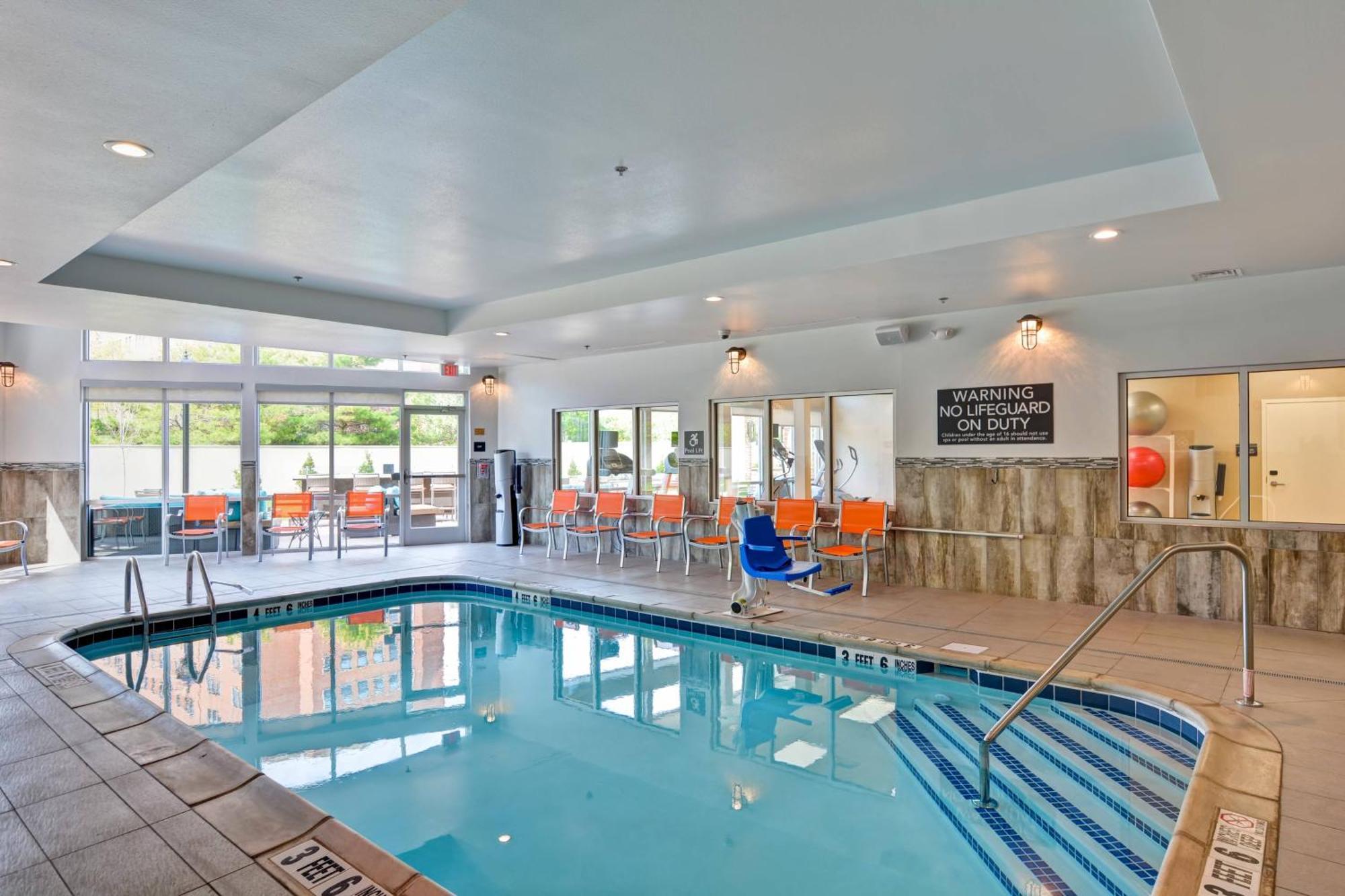 Courtyard By Marriott Long Island Islip/Courthouse Complex Hotell Central Islip Eksteriør bilde