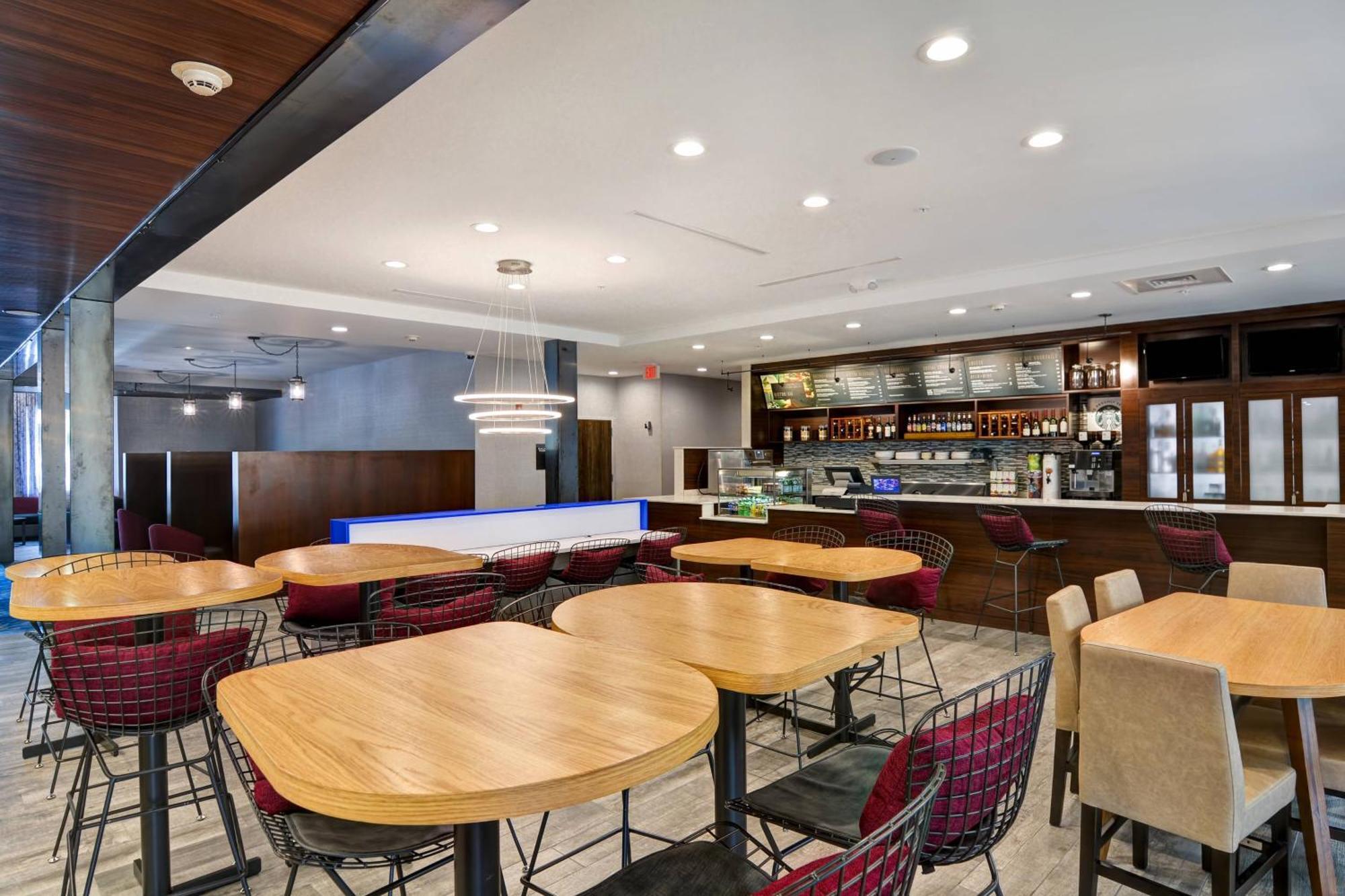 Courtyard By Marriott Long Island Islip/Courthouse Complex Hotell Central Islip Eksteriør bilde