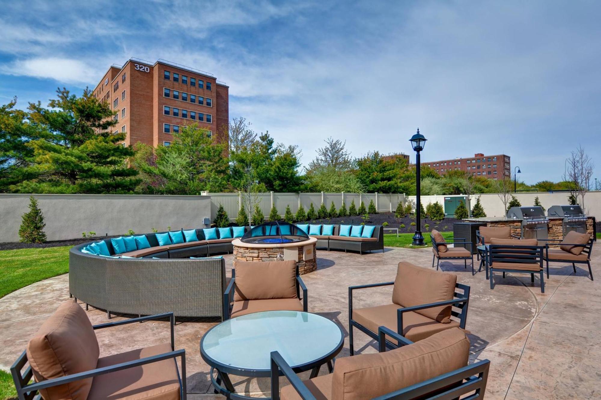 Courtyard By Marriott Long Island Islip/Courthouse Complex Hotell Central Islip Eksteriør bilde